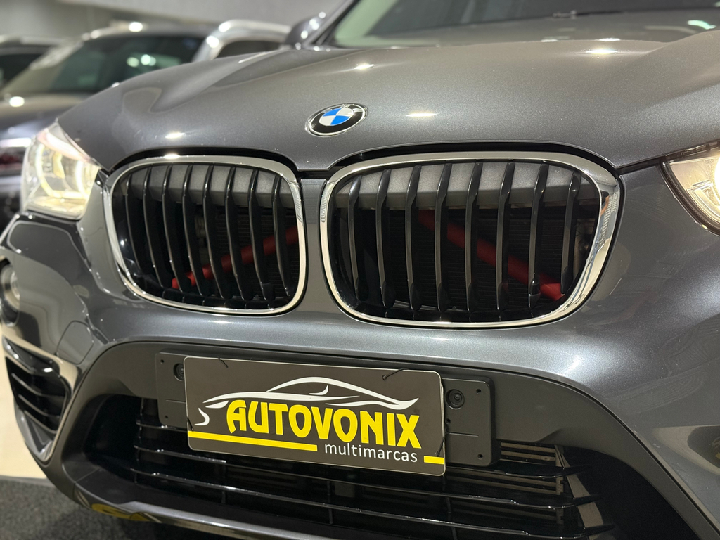 BMW X1 Cinza