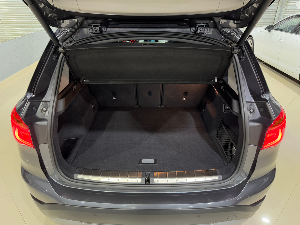 BMW X1 Cinza