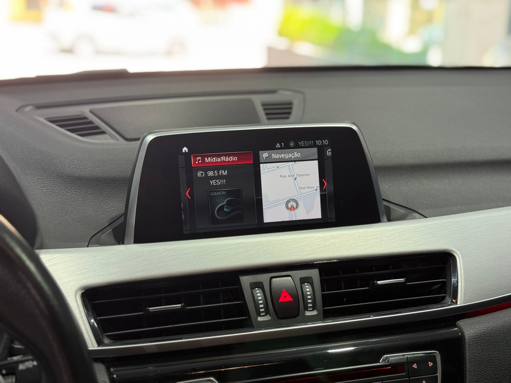 BMW X1 Cinza
