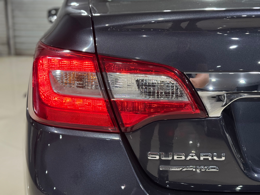 Subaru Legacy Sedan Cinza