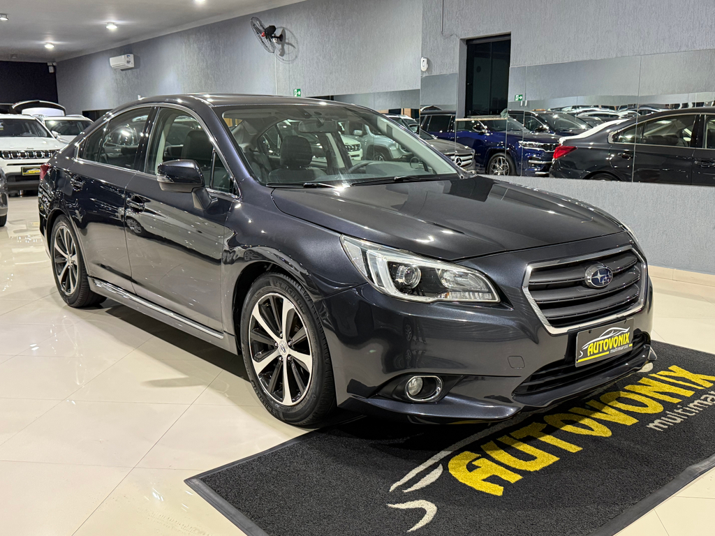 Subaru Legacy Sedan Cinza