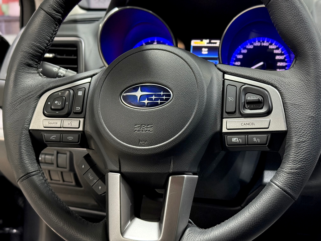 Subaru Legacy Sedan Cinza