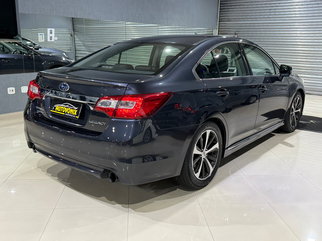 Subaru Legacy Sedan Cinza