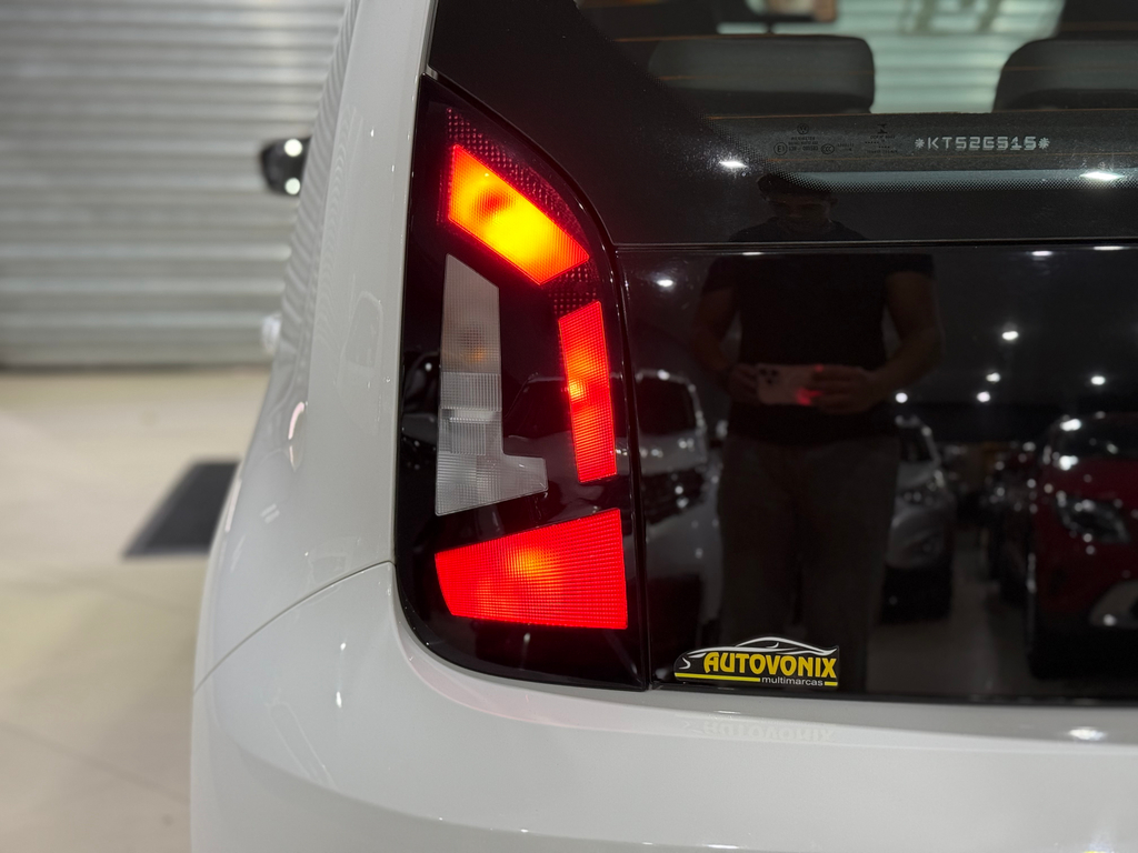Volkswagen Up! Branco