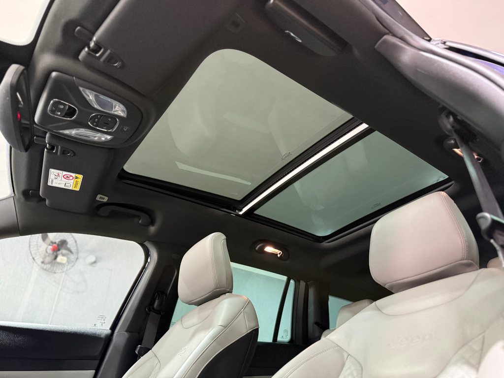Jeep Commander Azul
