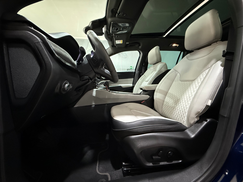 Jeep Commander Azul