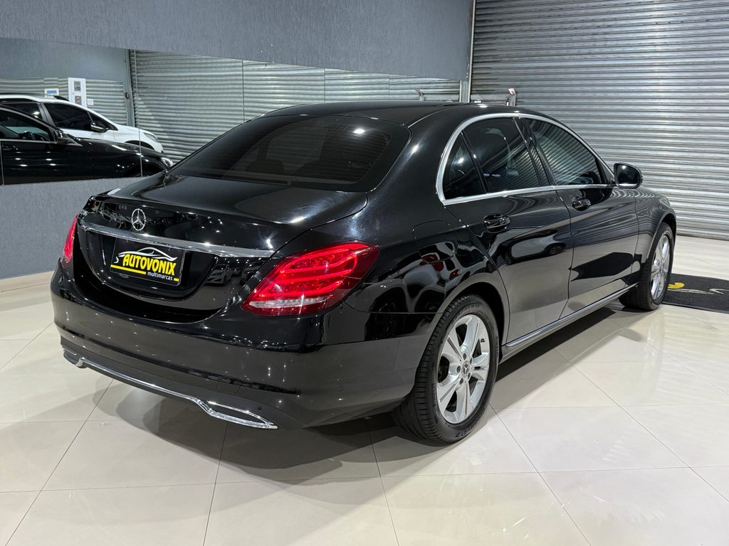 Mercedes Benz C-180 Preto