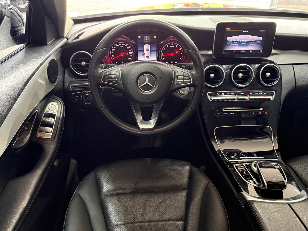 Mercedes Benz C-180 Preto