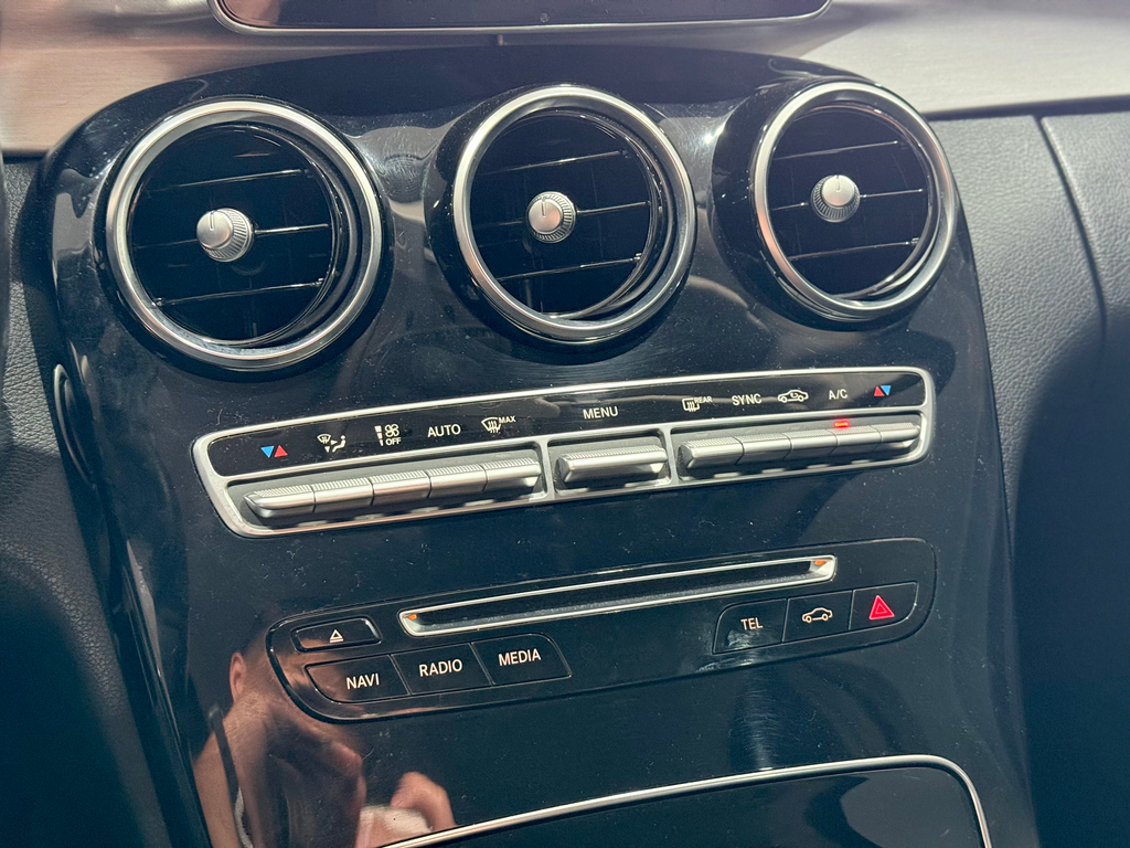 Mercedes Benz C-180 Preto