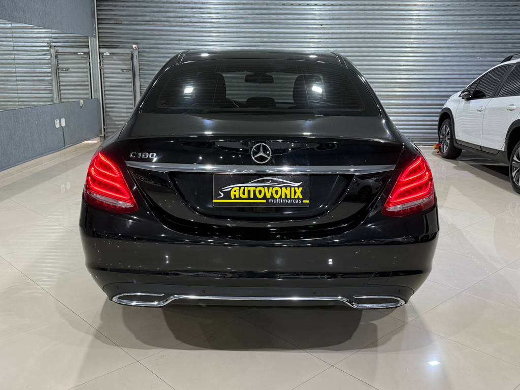 Mercedes Benz C-180 Preto