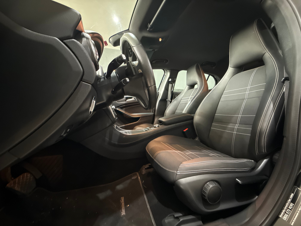 Mercedes Benz GLA-200 Preto