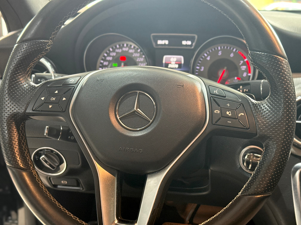 Mercedes Benz GLA-200 Preto