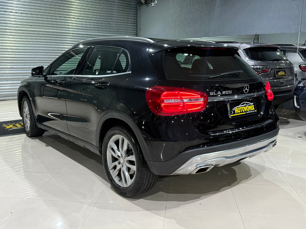 Mercedes Benz GLA-200 Preto