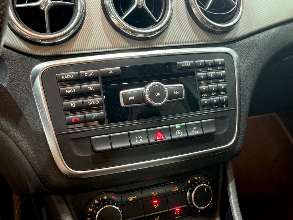 Mercedes Benz GLA-200 Preto