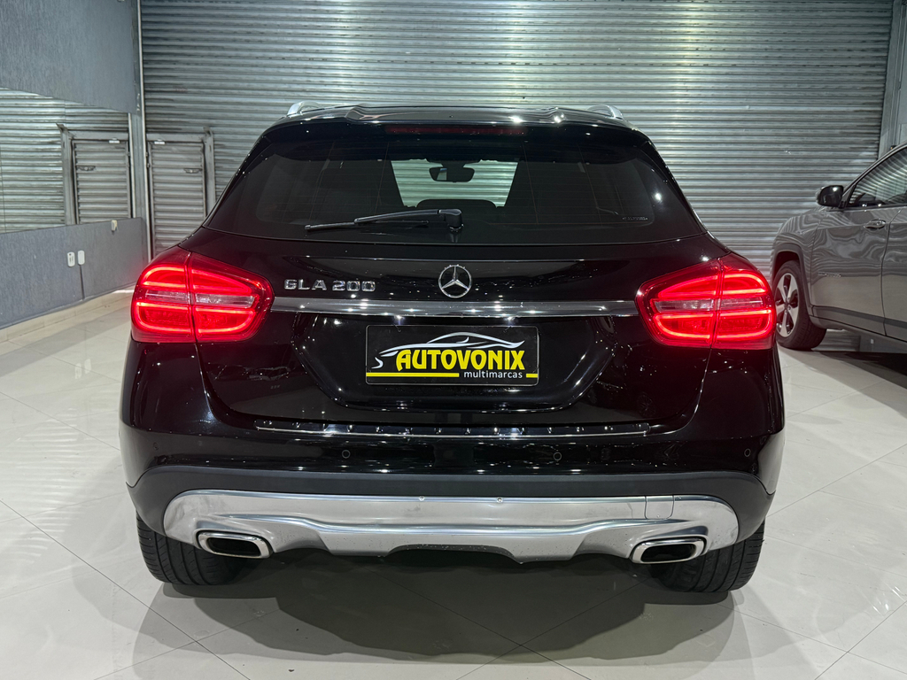 Mercedes Benz GLA-200 Preto