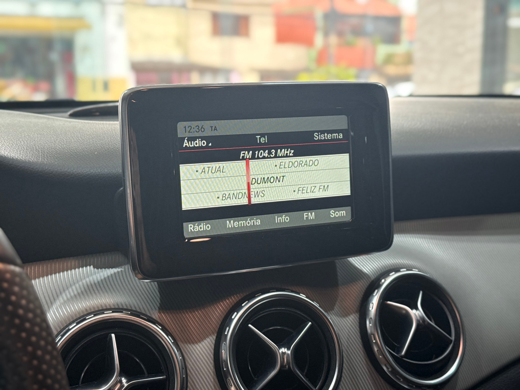 Mercedes Benz GLA-200 Preto