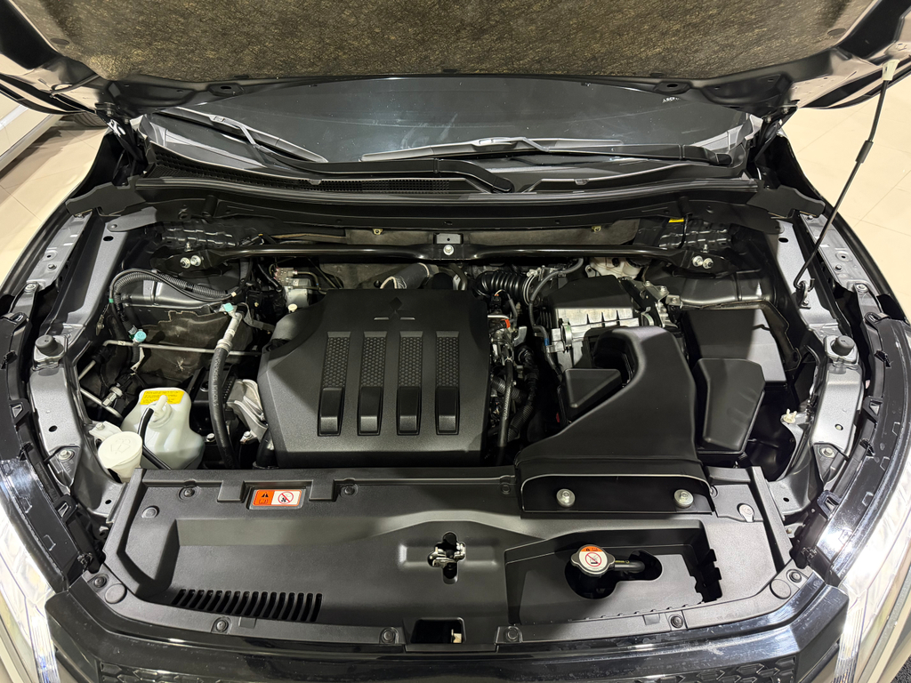 Mitsubishi Eclipse Cross Cinza