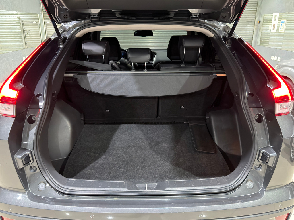 Mitsubishi Eclipse Cross Cinza