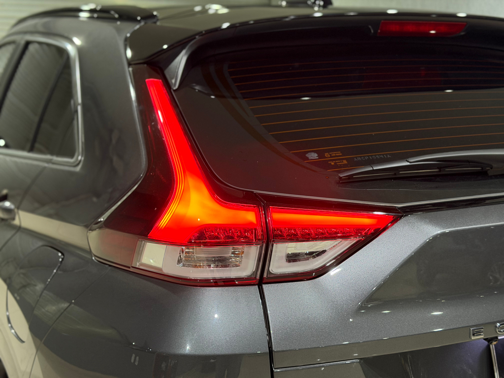 Mitsubishi Eclipse Cross Cinza