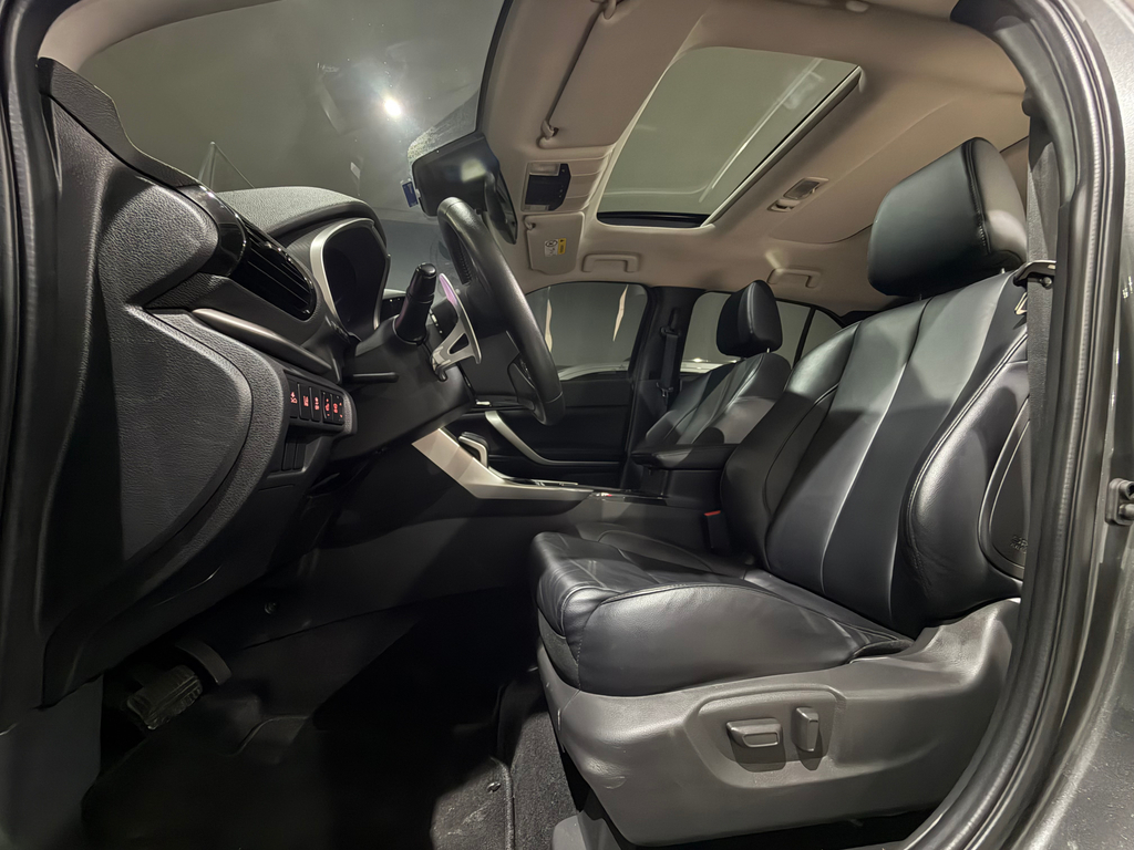 Mitsubishi Eclipse Cross Cinza