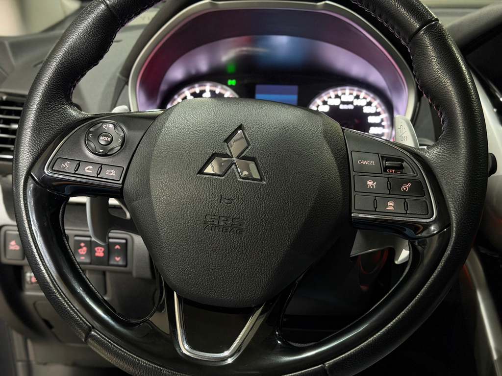 Mitsubishi Eclipse Cross Cinza