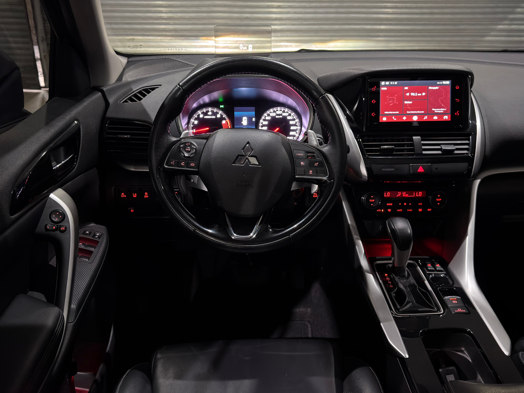 Mitsubishi Eclipse Cross Cinza