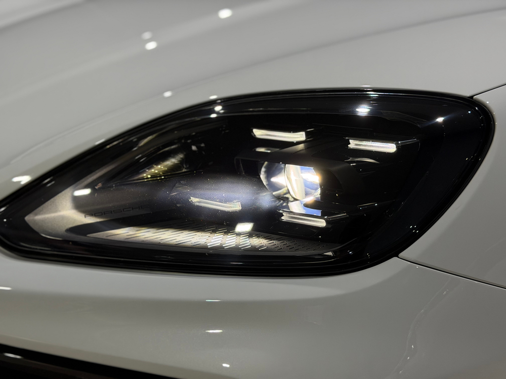 Porsche Cayenne Branco