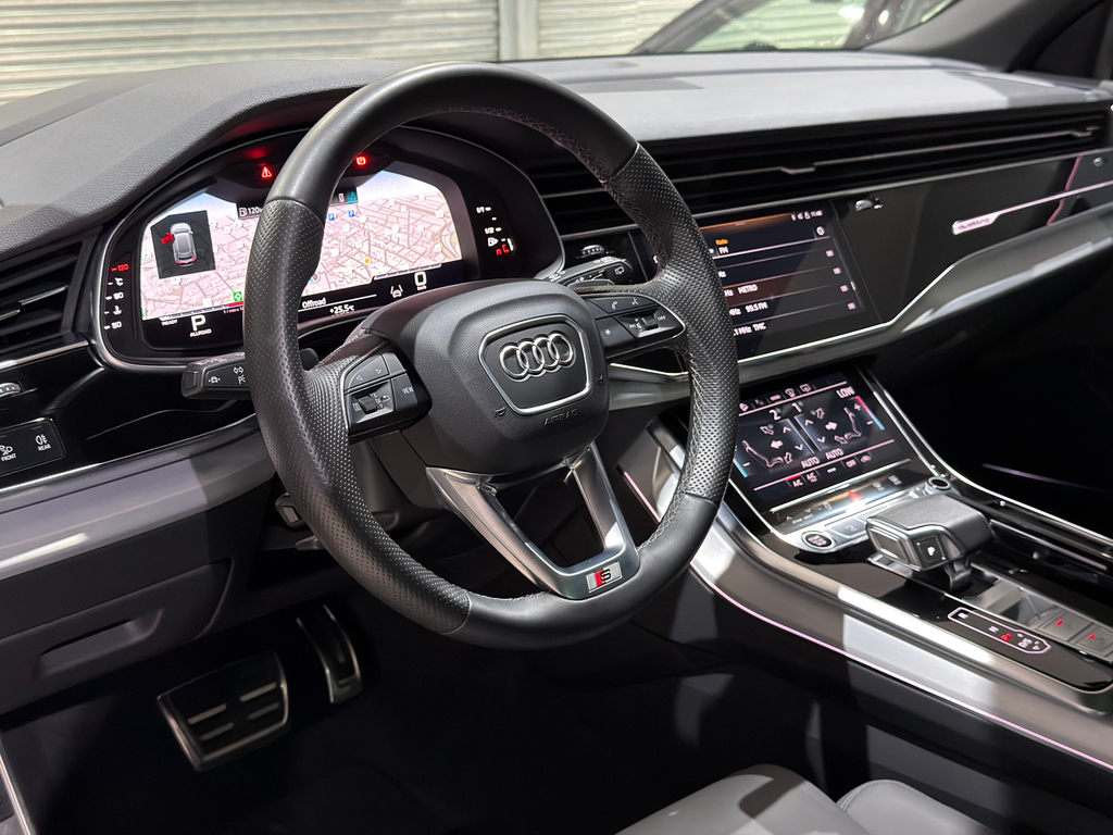 Audi Q8 Azul