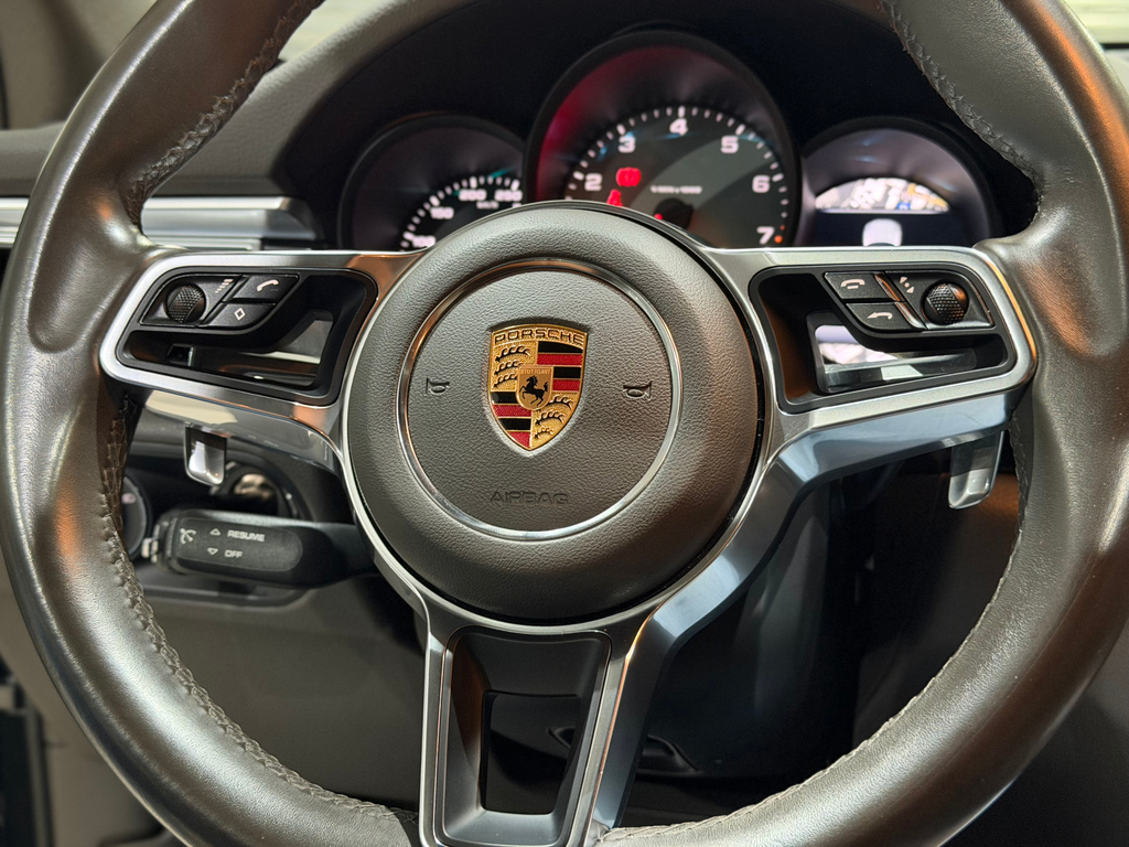 Porsche Macan Cinza