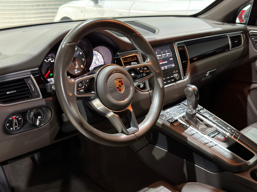 Porsche Macan Cinza
