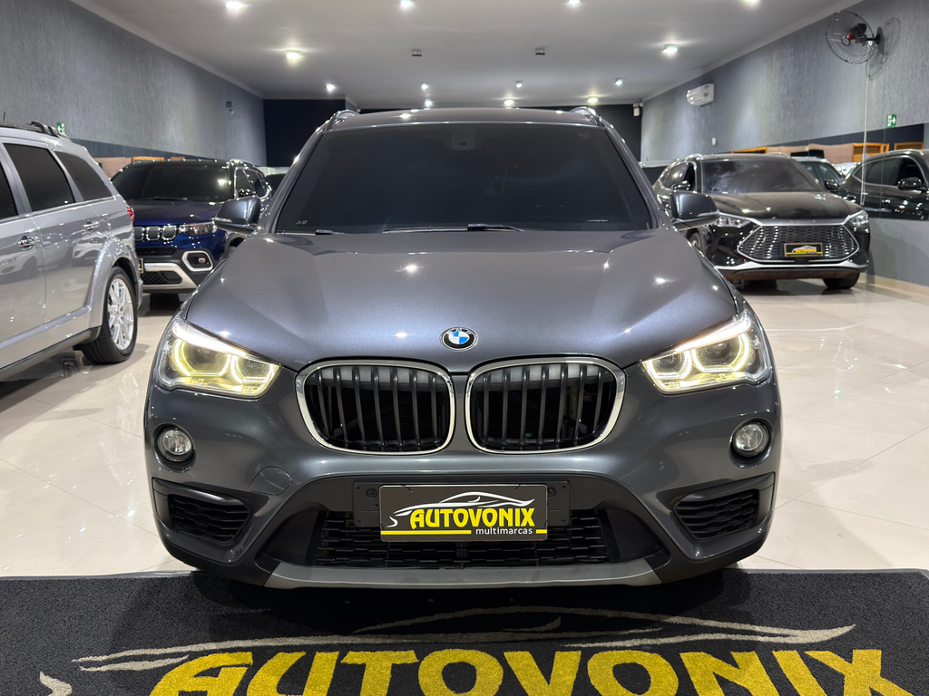 BMW X1 Cinza