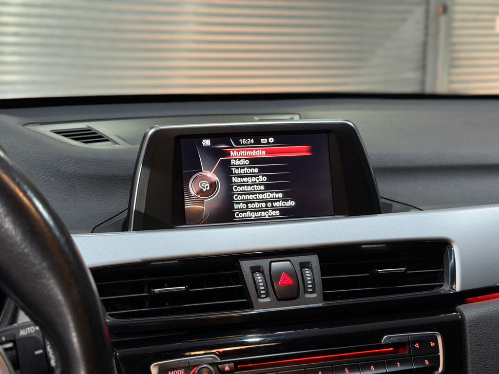 BMW X1 Cinza