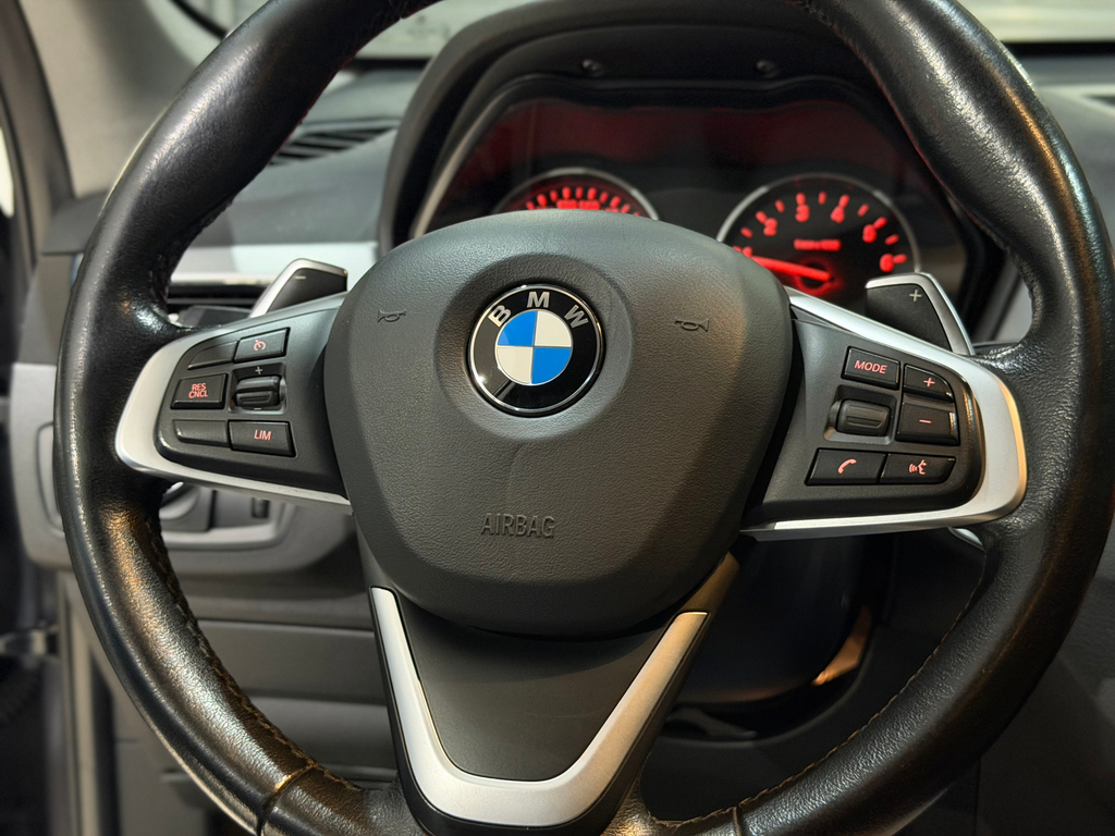 BMW X1 Cinza