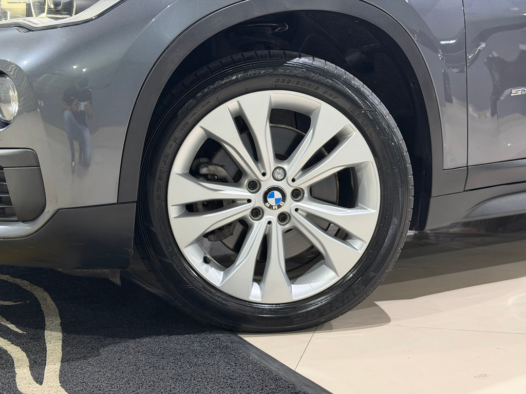 BMW X1 Cinza