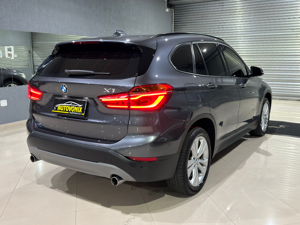 BMW X1 Cinza