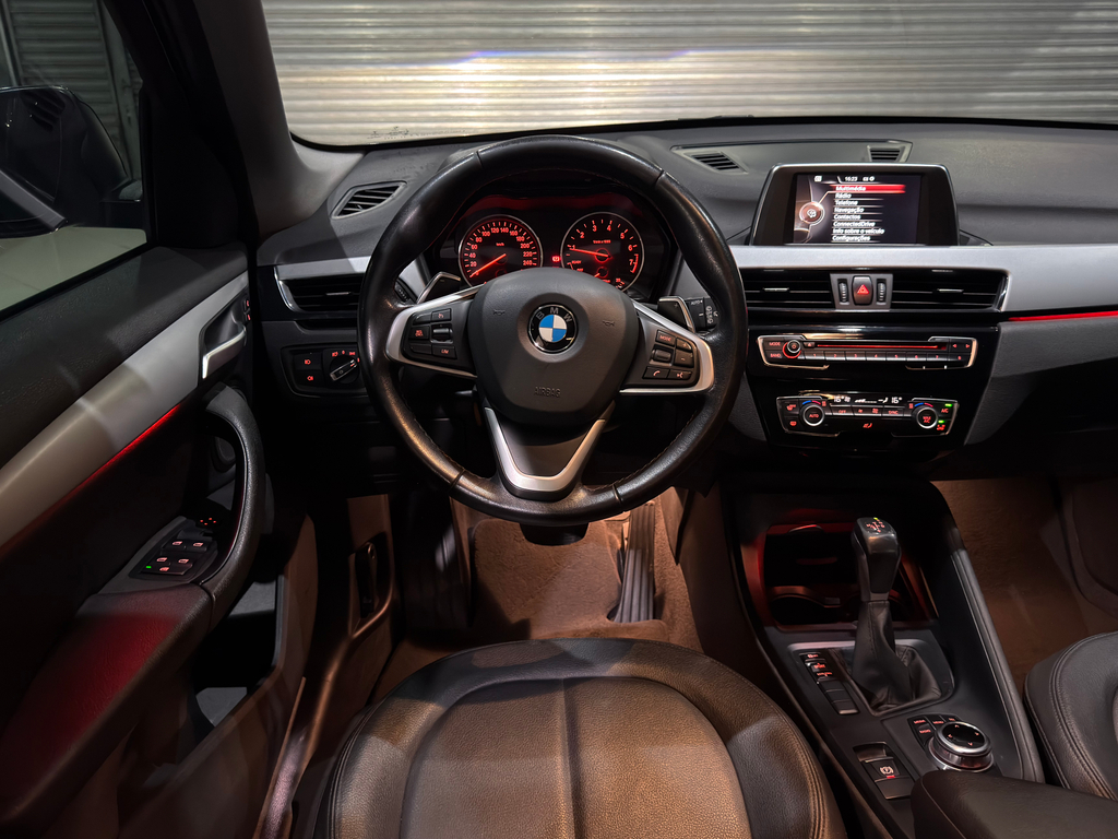 BMW X1 Cinza