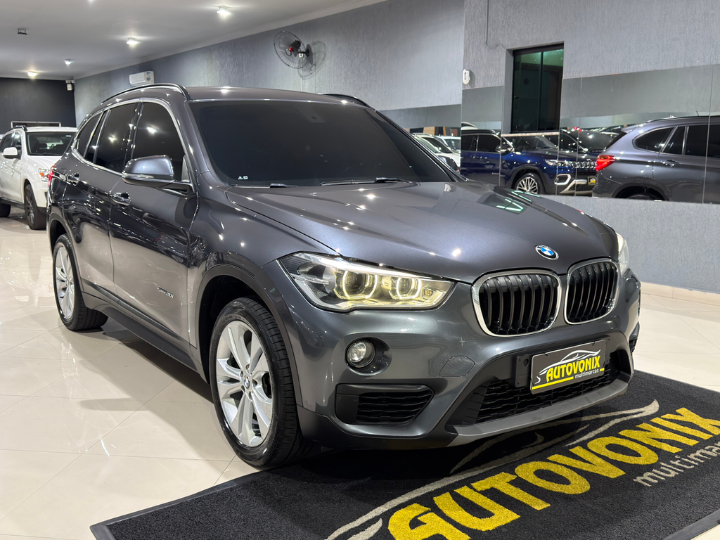 BMW X1 Cinza