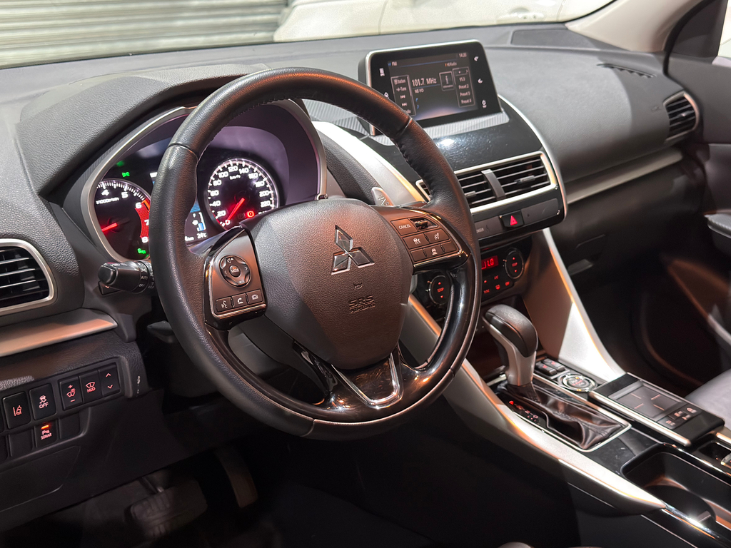 Mitsubishi Eclipse Cross Preto