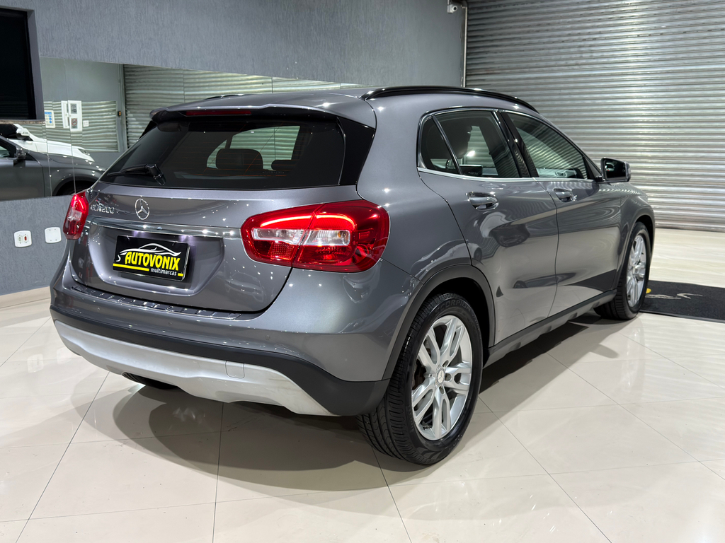 Mercedes Benz GLA-200 Cinza
