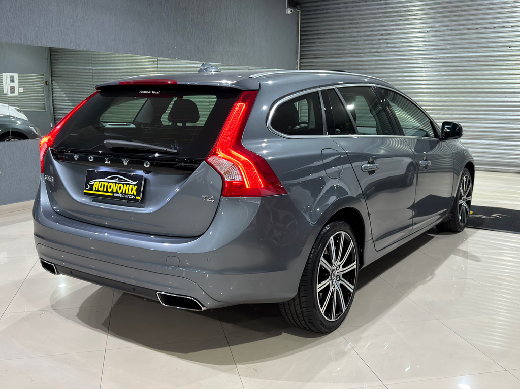 Volvo V60 Cinza