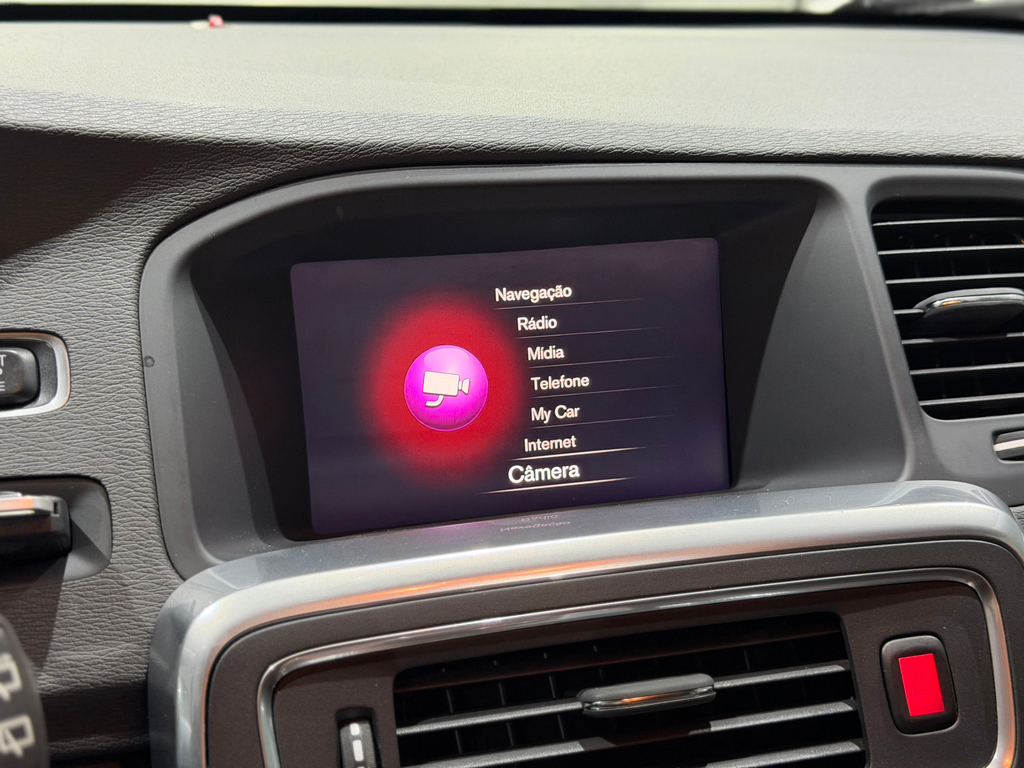 Volvo V60 Cinza