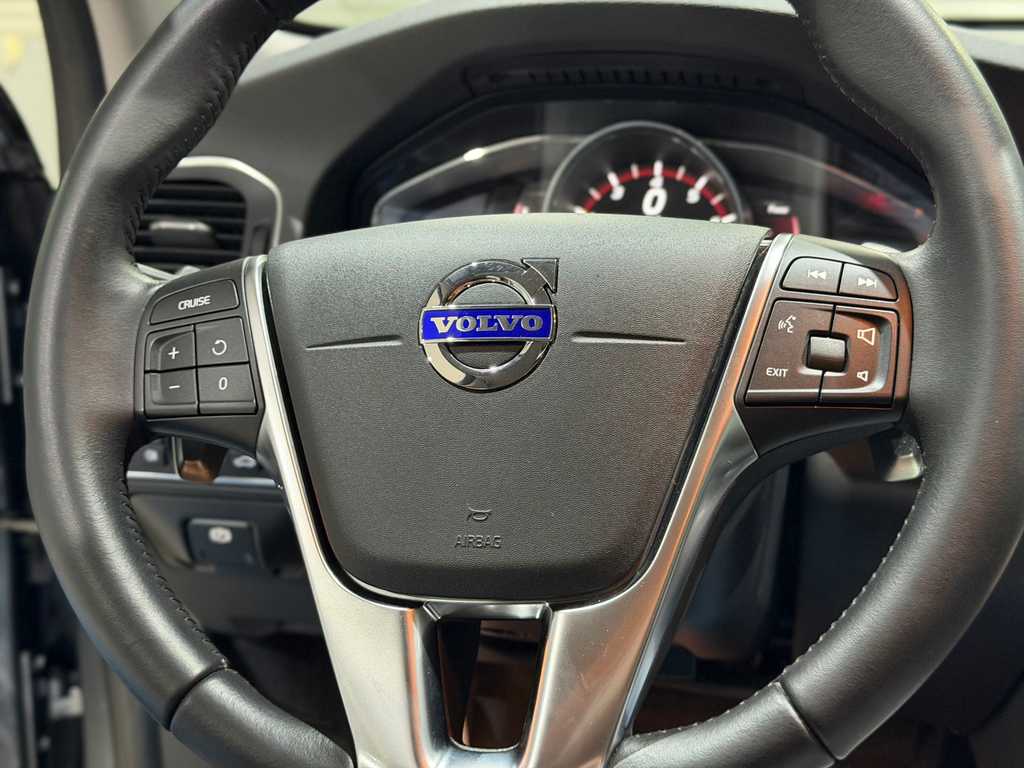 Volvo V60 Cinza
