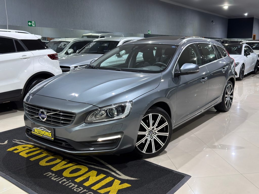 Volvo V60 Cinza