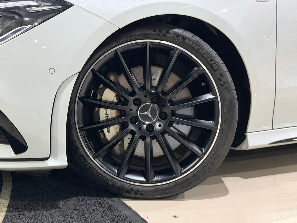Mercedes Benz CLA-35 AMG Branco