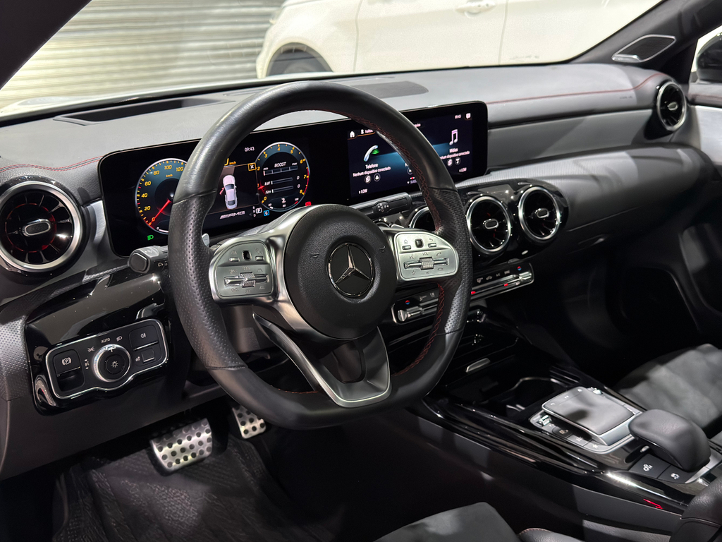 Mercedes Benz CLA-35 AMG Branco