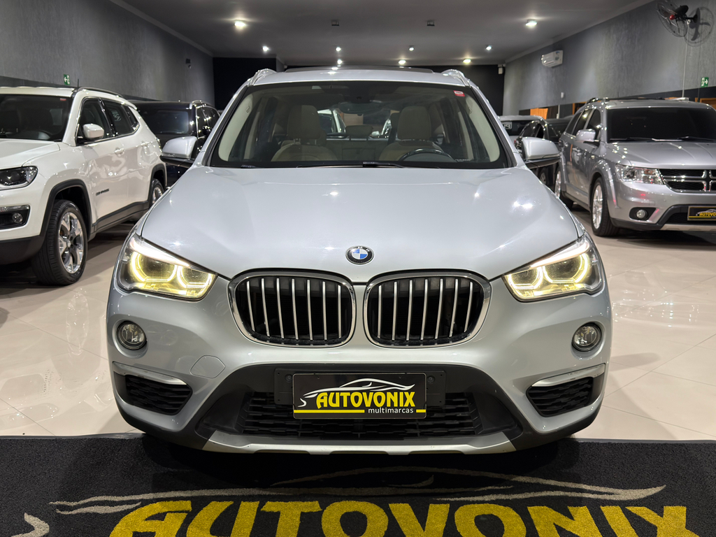 BMW X1 Prata