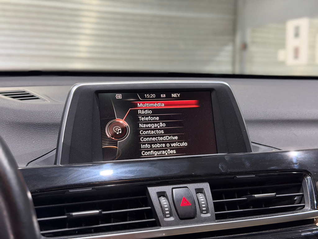 BMW X1 Prata