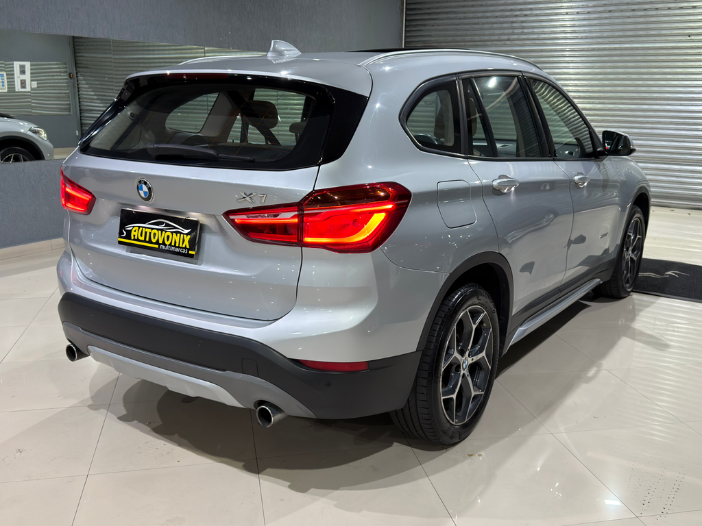 BMW X1 Prata