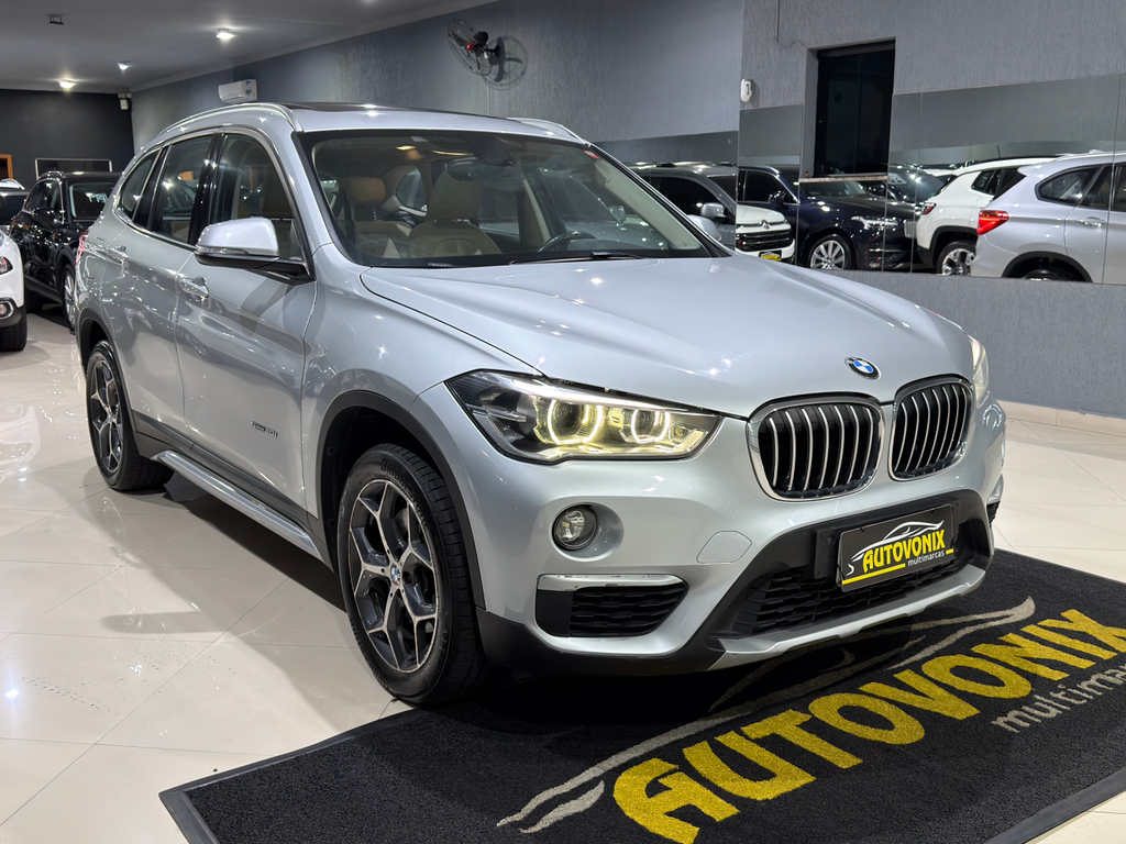 BMW X1 Prata