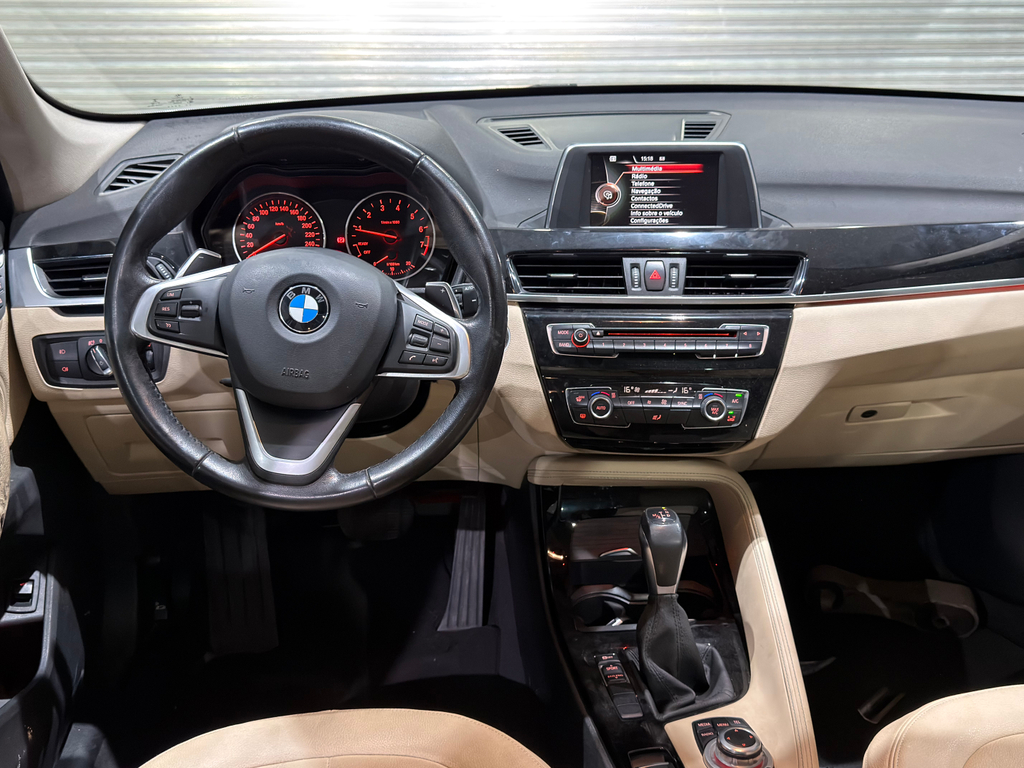 BMW X1 Prata